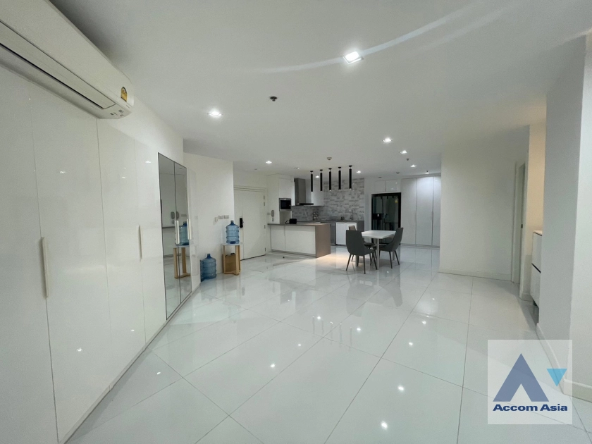 7  2 br Condominium For Sale in Sukhumvit ,Bangkok BTS Nana at Crystal Garden AA40440