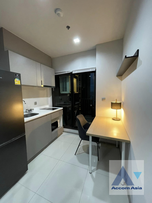  1 Bedroom  Condominium For Sale in Ratchadapisek, Bangkok  near BTS Asok (AA40451)