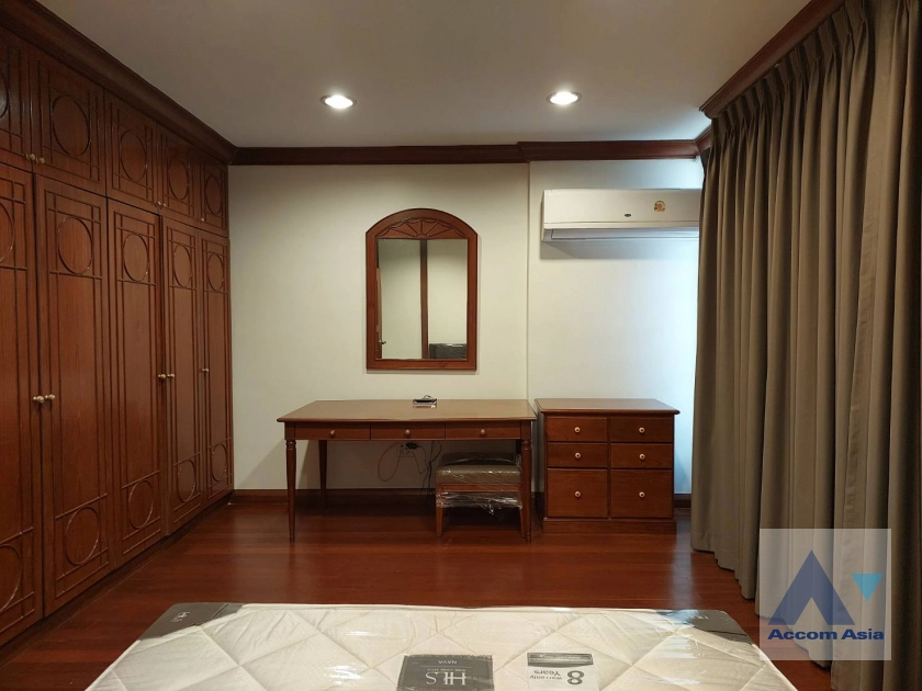 12  3 br Townhouse For Rent in Phaholyothin ,Bangkok  AA40453