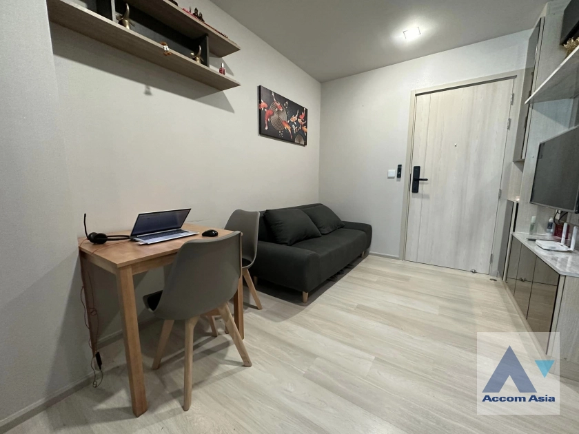  1 Bedroom  Condominium For Rent & Sale in Ploenchit, Bangkok  near BTS Ploenchit (AA40454)