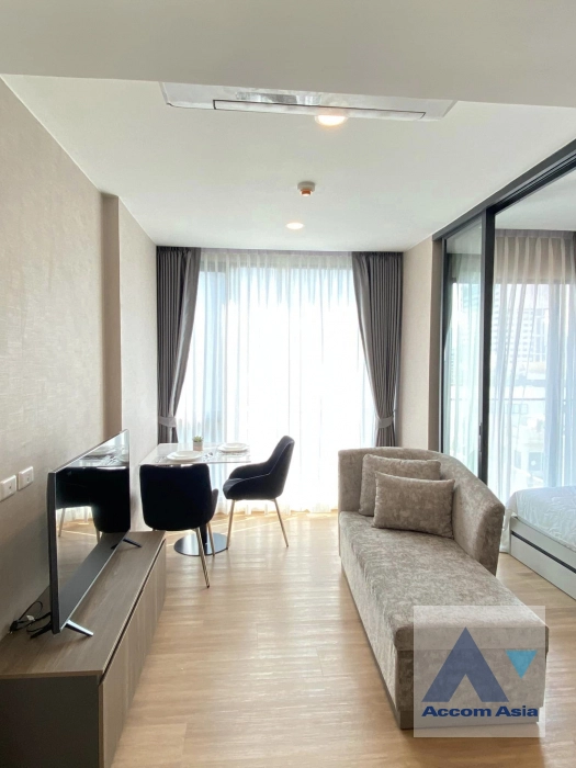 Fully Furnished | LLOYD Soonvijai-Thonglor Condominium  1 Bedroom for Sale & Rent ARL Makkasan in Ratchadapisek Bangkok