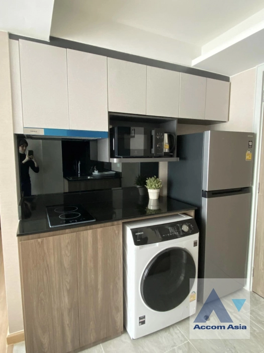 4  1 br Condominium for rent and sale in Ratchadapisek ,Bangkok MRT Phetchaburi - ARL Makkasan at LLOYD Soonvijai-Thonglor AA40455