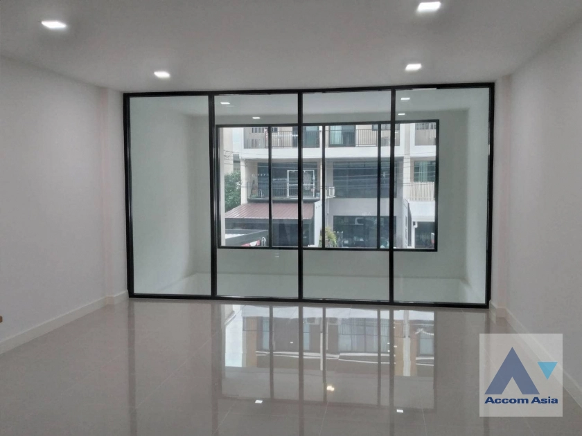 6  3 br Townhouse For Rent in Petchkasem ,Bangkok  at The Blisz @ Twenty-Five AA40457