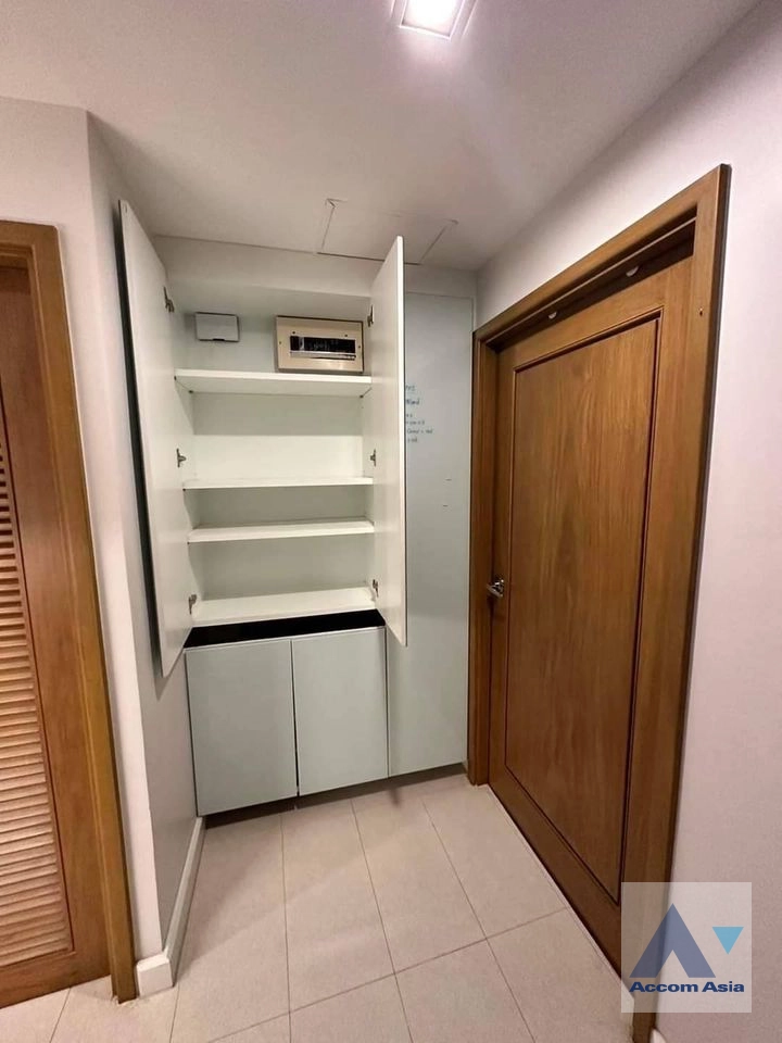 8  1 br Condominium For Rent in Silom ,Bangkok BTS Sala Daeng - MRT Silom at Silom Park View AA40472