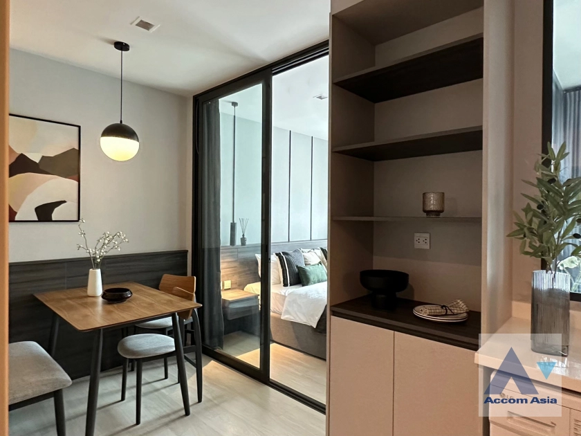  1 Bedroom  Condominium For Rent in Ploenchit, Bangkok  near BTS Ploenchit (AA40496)