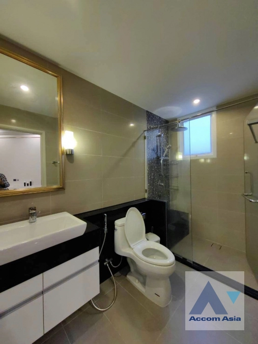 32  4 br Condominium For Rent in Ratchadapisek ,Bangkok MRT Rama 9 at Supalai Wellington AA40519