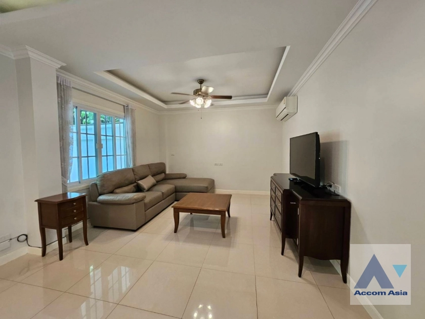 6  3 br Townhouse For Rent in Samutprakan ,Samutprakan BTS Bearing at Fantasia Villa 1 AA40524