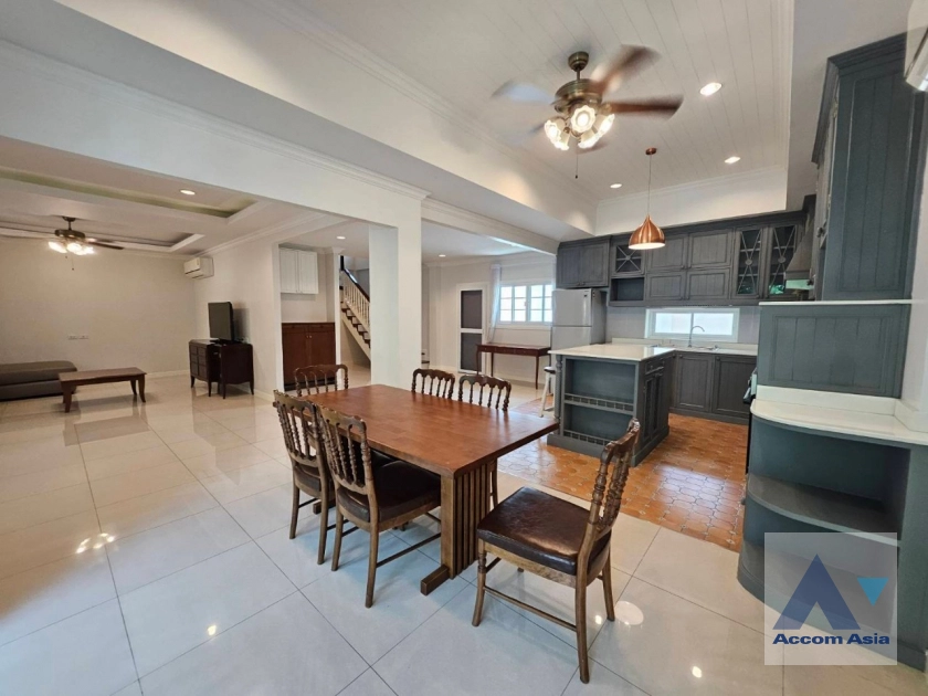 11  3 br Townhouse For Rent in Samutprakan ,Samutprakan BTS Bearing at Fantasia Villa 1 AA40524