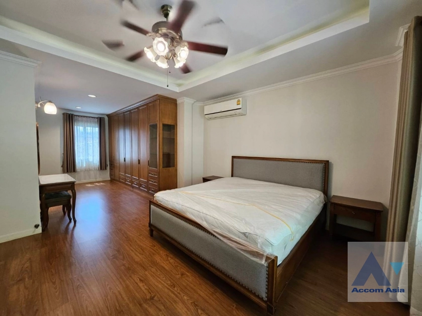 13  3 br Townhouse For Rent in Samutprakan ,Samutprakan BTS Bearing at Fantasia Villa 1 AA40524