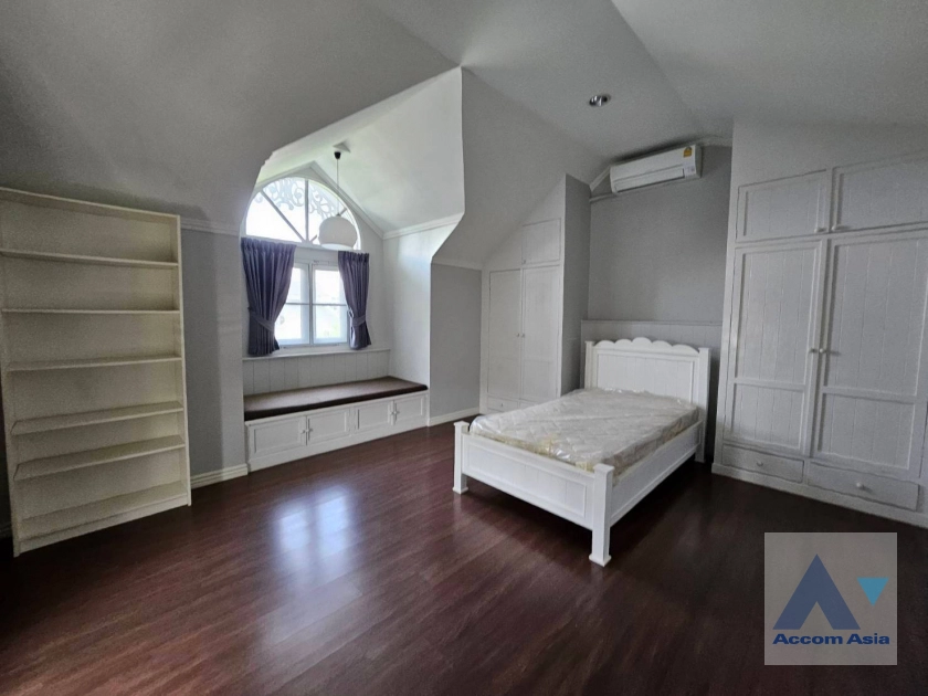 9  3 br Townhouse For Rent in Bangna ,Bangkok BTS Bearing at Fantasia Villa 2 AA40526