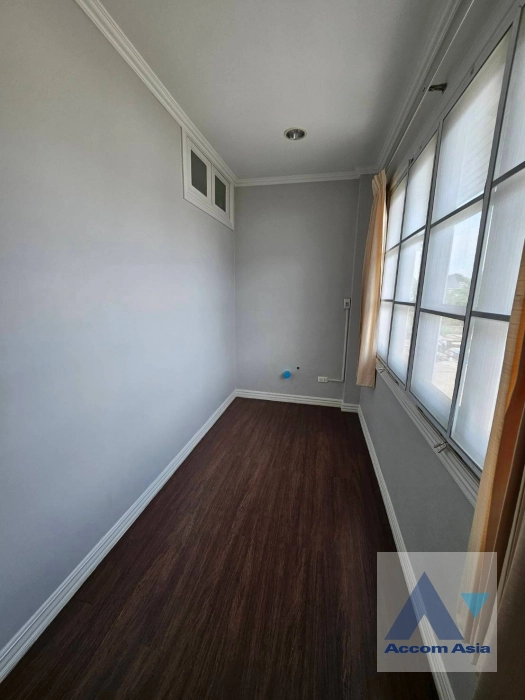 13  3 br Townhouse For Rent in Bangna ,Bangkok BTS Bearing at Fantasia Villa 2 AA40526