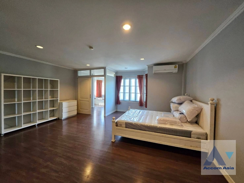 11  3 br Townhouse For Rent in Bangna ,Bangkok BTS Bearing at Fantasia Villa 2 AA40526