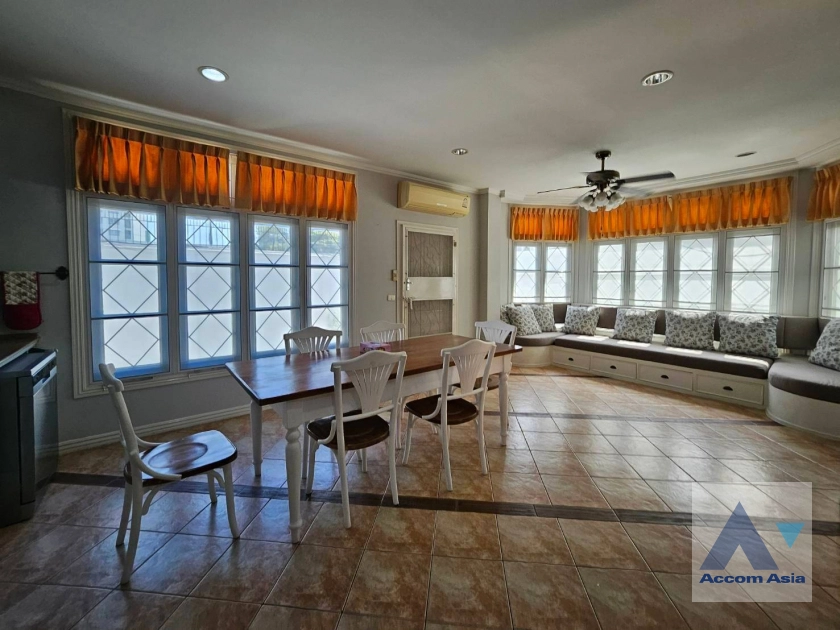 17  3 br Townhouse For Rent in Bangna ,Bangkok BTS Bearing at Fantasia Villa 2 AA40526