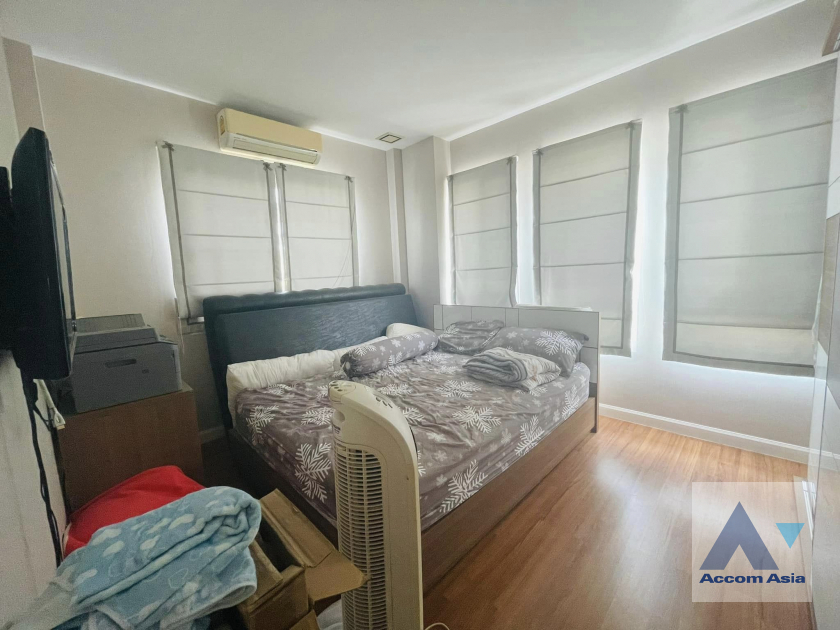 8  3 br House For Sale in Ratchadapisek ,Bangkok ARL Hua Mak at House AA40532