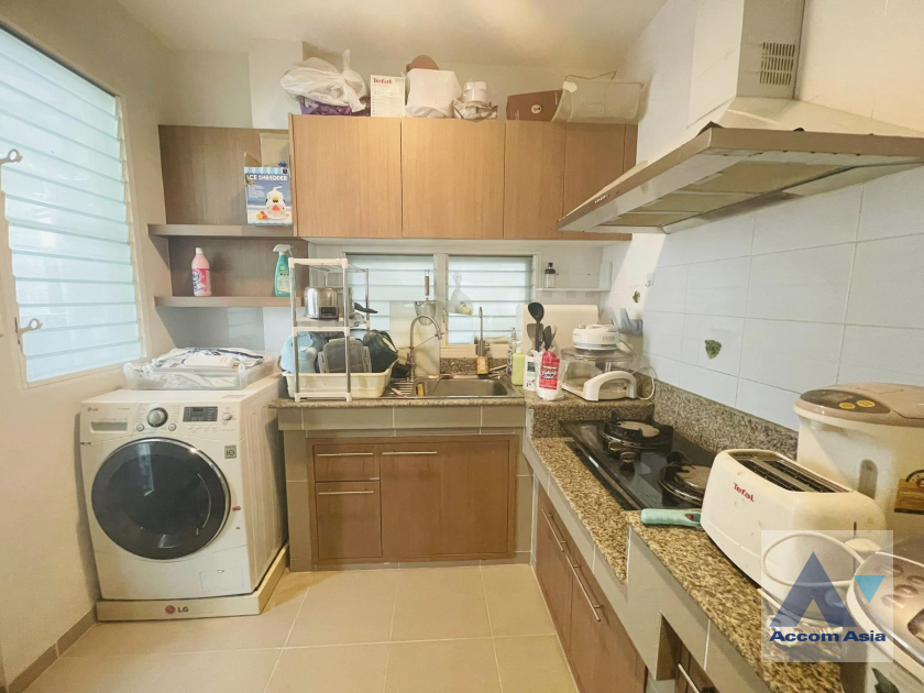 5  3 br House For Sale in Ratchadapisek ,Bangkok ARL Hua Mak at House AA40532