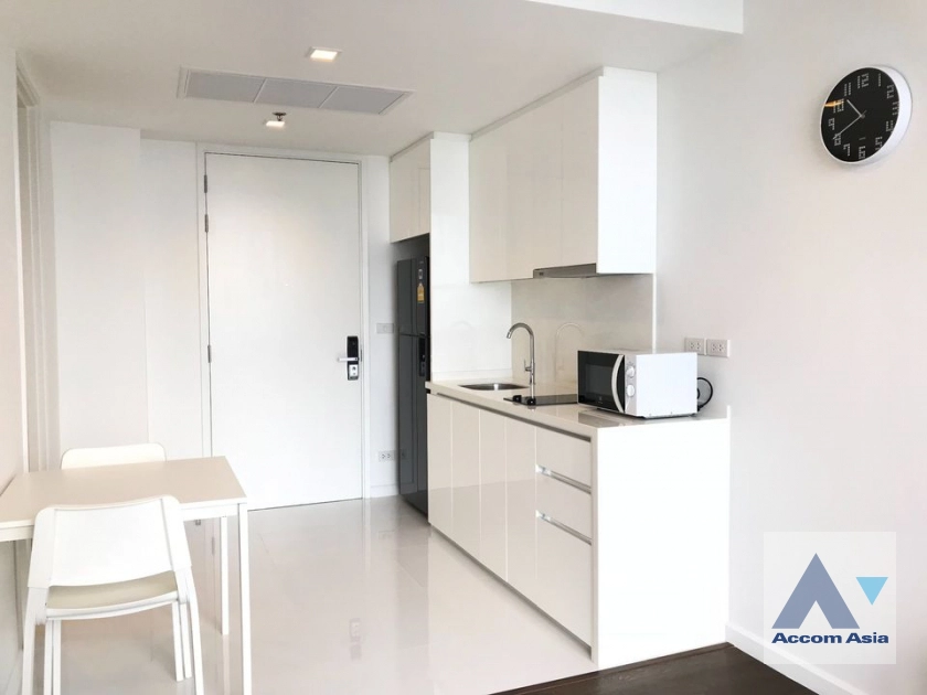  1 Bedroom  Condominium For Rent in Sathorn, Bangkok  near BTS Chong Nonsi - BRT Arkhan Songkhro (AA40533)