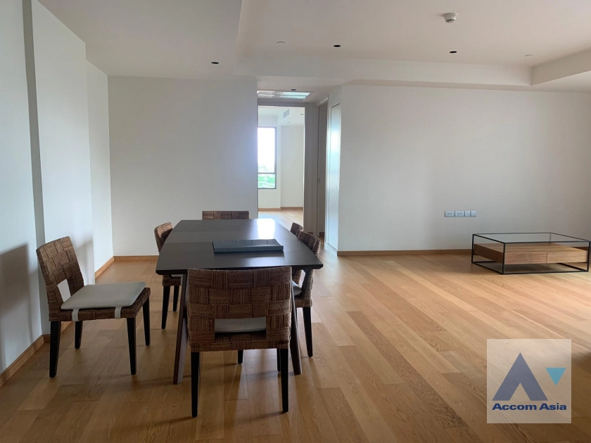  2 Bedrooms  Condominium For Sale in Charoenkrung, Bangkok  near MRT Lumphini (AA40543)