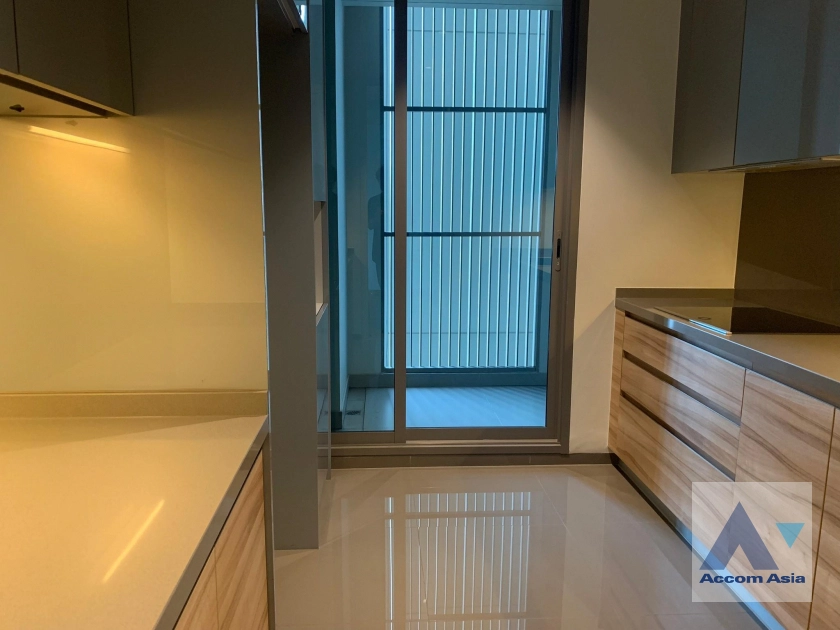  2 Bedrooms  Condominium For Sale in Charoenkrung, Bangkok  near MRT Lumphini (AA40543)