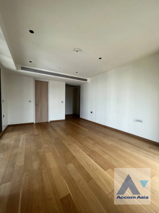  2 Bedrooms  Condominium For Sale in Sathorn, Bangkok  near MRT Lumphini (AA40543)