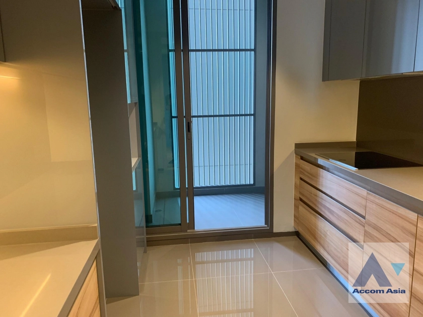  2 Bedrooms  Condominium For Sale in Charoenkrung, Bangkok  near MRT Lumphini (AA40547)