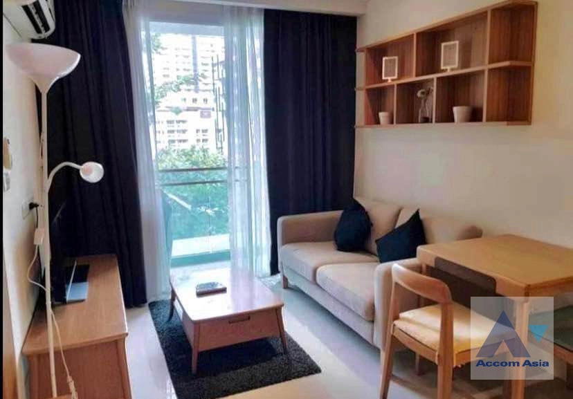  1 Bedroom  Condominium For Rent in Sukhumvit, Bangkok  near BTS Nana (AA40558)