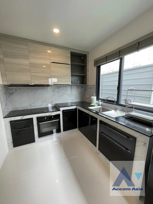 8  4 br House For Rent in Phaholyothin ,Bangkok  at Centro Vibhavadi AA40560