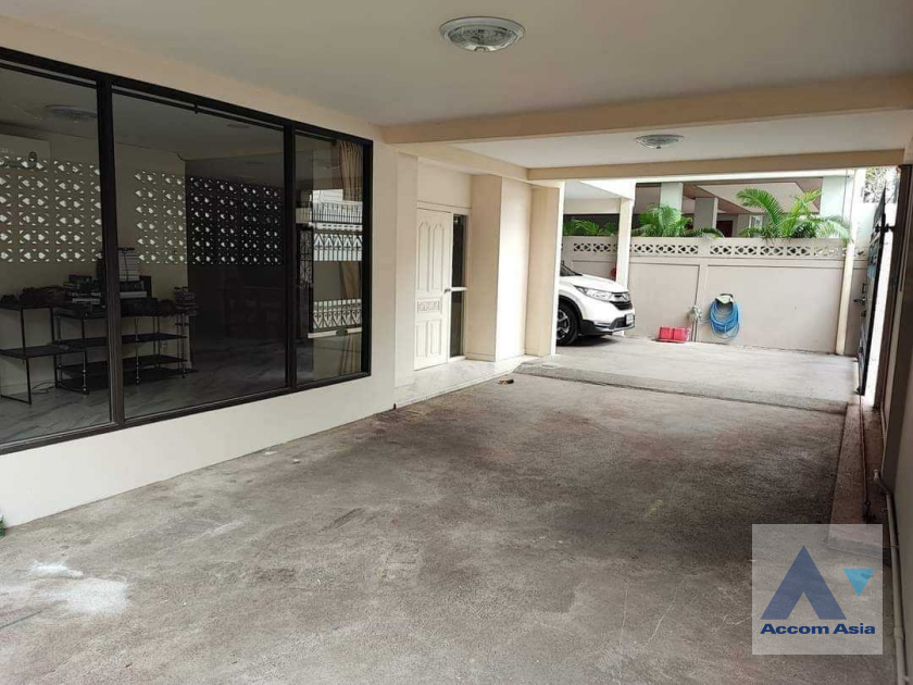  1  4 br House For Rent in phaholyothin ,Bangkok  AA40561