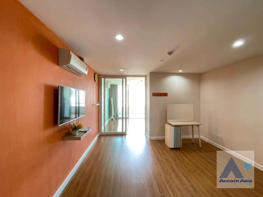 Chamchuri Square Residence Condominium  1 Bedroom for Sale & Rent MRT Sam Yan in Ploenchit Bangkok