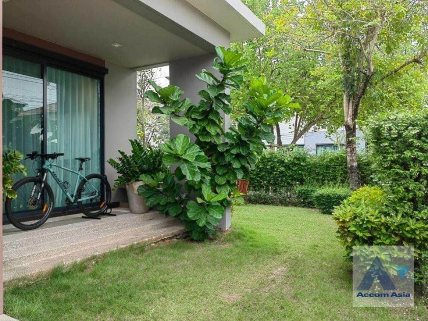 6  4 br House for rent and sale in Samutprakan ,Samutprakan  at House in Compound AA40573