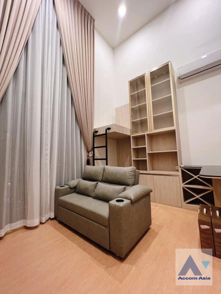  1 Bedroom  Condominium For Rent in Sukhumvit, Bangkok  near BTS Ekkamai (AA40575)