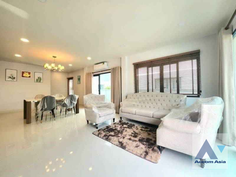  4 Bedrooms  House For Rent & Sale in Samutprakan, Samutprakan  (AA40576)