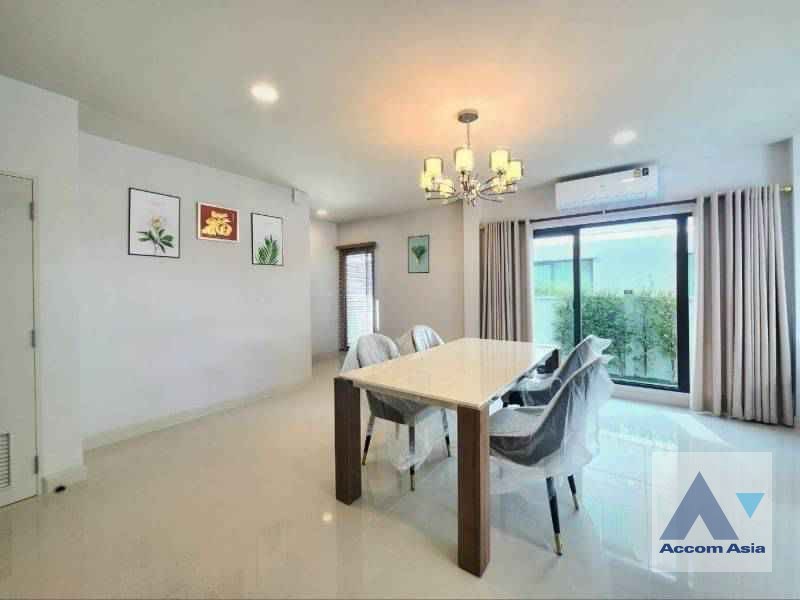  4 Bedrooms  House For Rent & Sale in Samutprakan, Samutprakan  (AA40576)