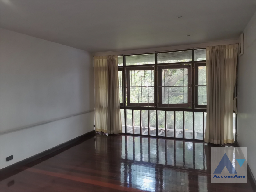 4  2 br House For Rent in phaholyothin ,Bangkok  AA40578