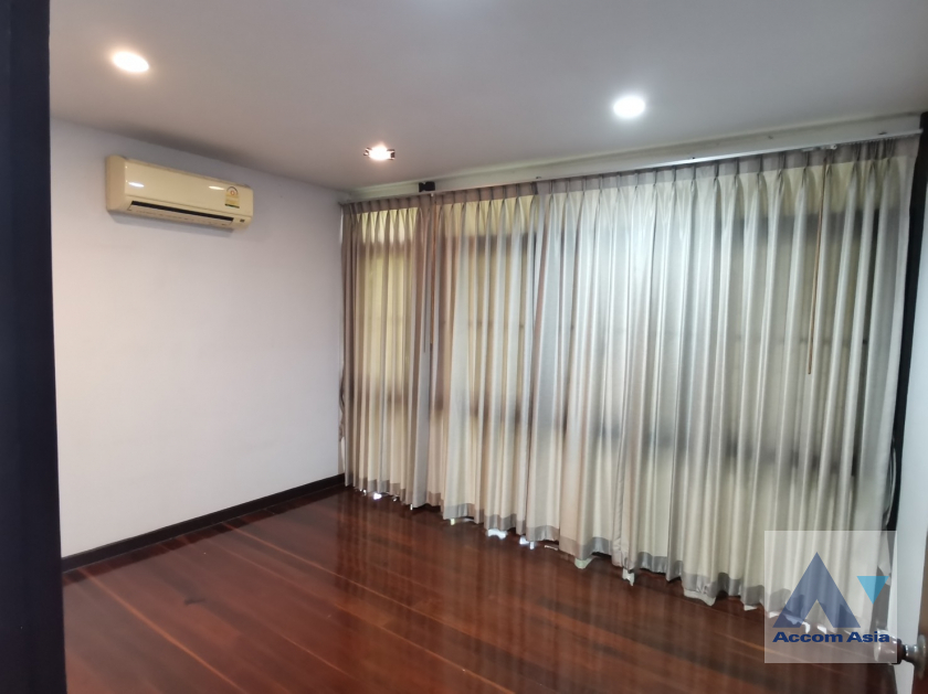 7  2 br House For Rent in phaholyothin ,Bangkok  AA40578