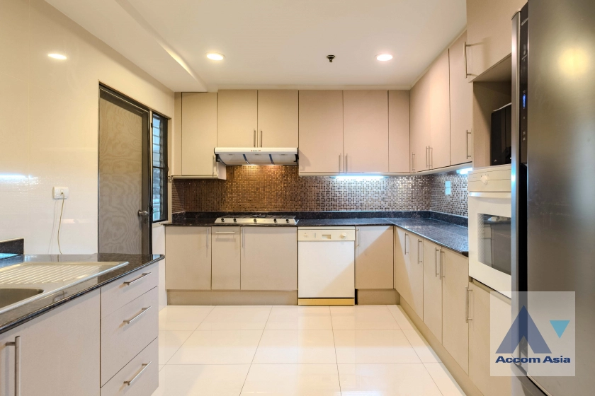  1  3 br Apartment For Rent in Sukhumvit ,Bangkok BTS Asok - MRT Sukhumvit at Comfortable for Living AA40585