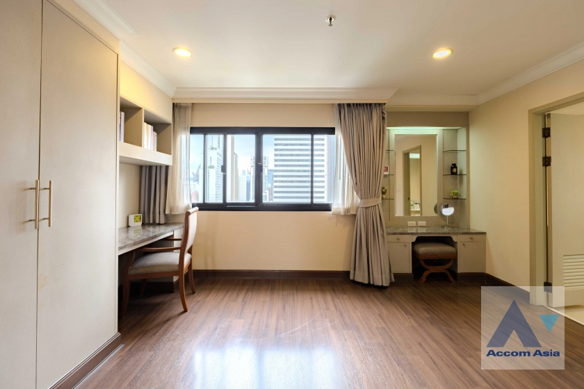 12  3 br Apartment For Rent in Sukhumvit ,Bangkok BTS Asok - MRT Sukhumvit at Comfortable for Living AA40585