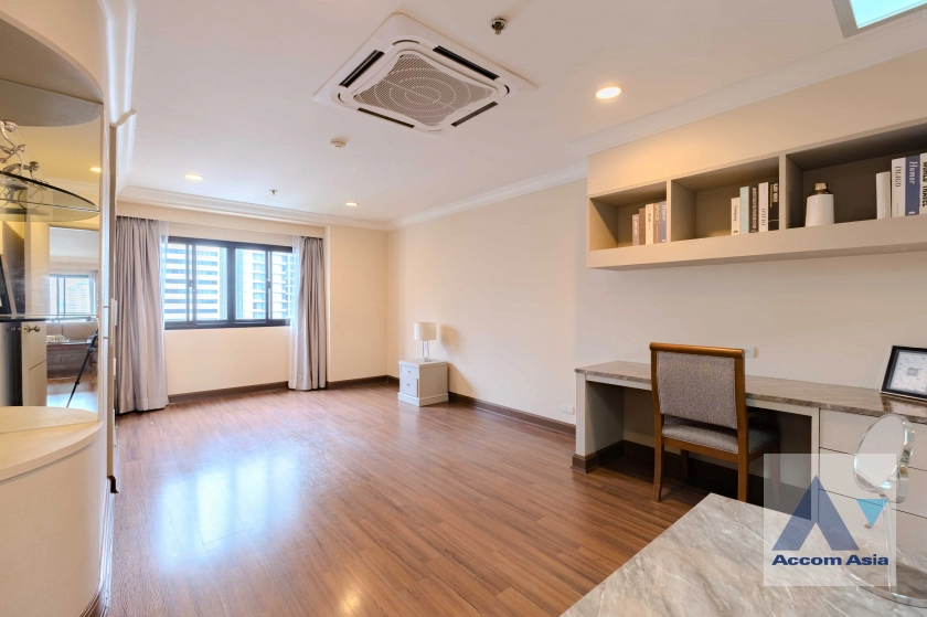 16  3 br Apartment For Rent in Sukhumvit ,Bangkok BTS Asok - MRT Sukhumvit at Comfortable for Living AA40585