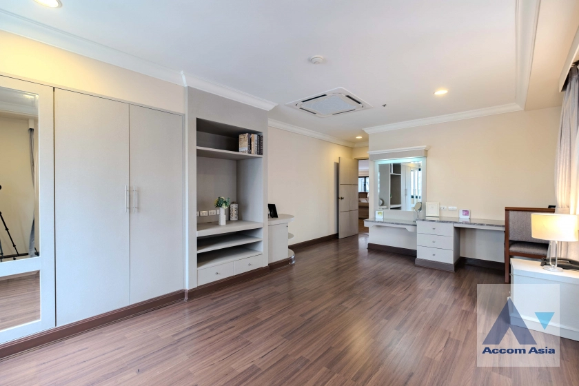 19  3 br Apartment For Rent in Sukhumvit ,Bangkok BTS Asok - MRT Sukhumvit at Comfortable for Living AA40585