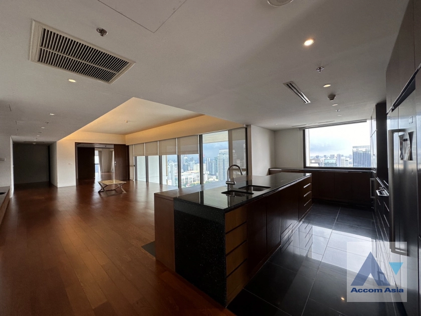  1  3 br Condominium For Rent in Ploenchit ,Bangkok BTS Ratchadamri at Hansar Residence AA40596