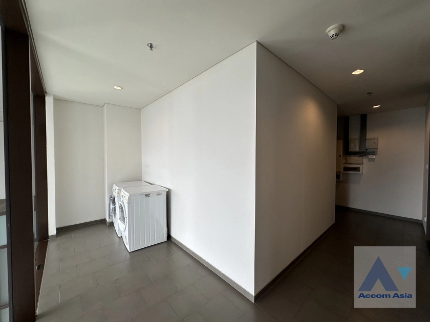12  3 br Condominium For Rent in Ploenchit ,Bangkok BTS Ratchadamri at Hansar Residence AA40596