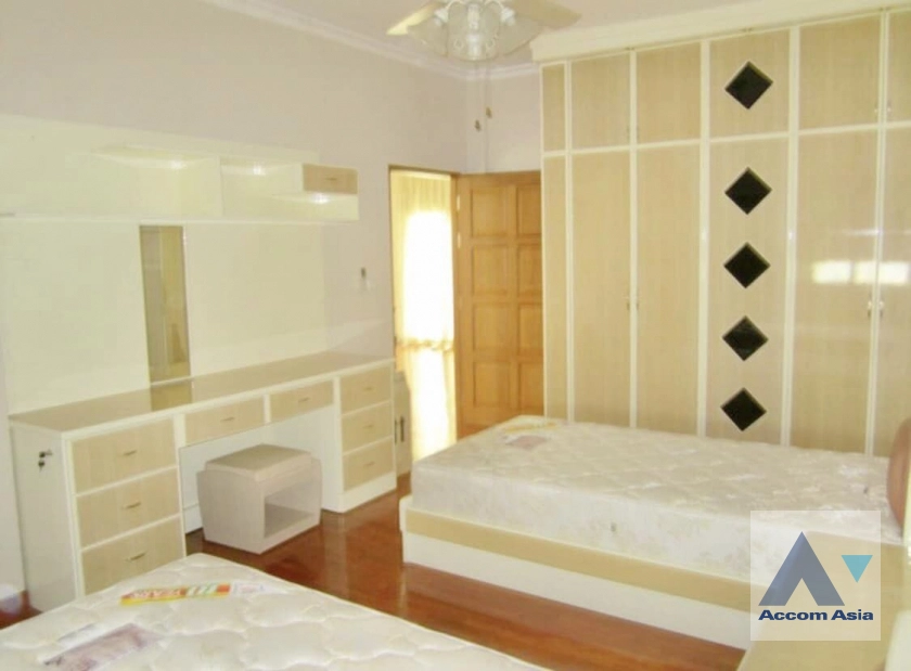 13  3 br House For Rent in Bangna ,Bangkok  at Sittarom Regent Sinakarin Lasan AA40597
