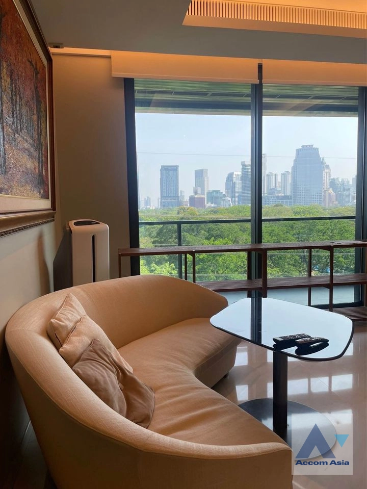  1 Bedroom  Condominium For Rent in Ploenchit, Bangkok  near BTS Ploenchit (AA40600)