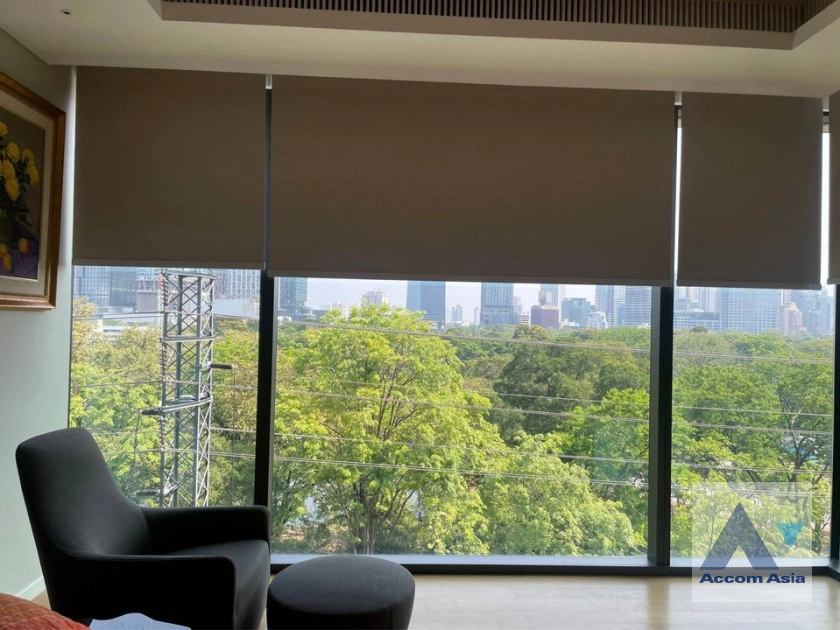  1 Bedroom  Condominium For Rent in Ploenchit, Bangkok  near BTS Ploenchit (AA40600)