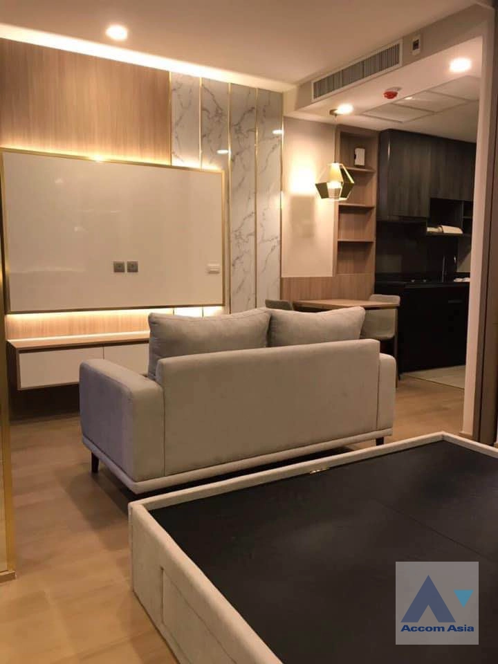  1 Bedroom  Condominium For Rent in Silom, Bangkok  near MRT Sam Yan (AA40603)