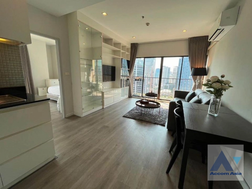  1 Bedroom  Condominium For Rent in Sukhumvit, Bangkok  near BTS Phrom Phong (AA40607)