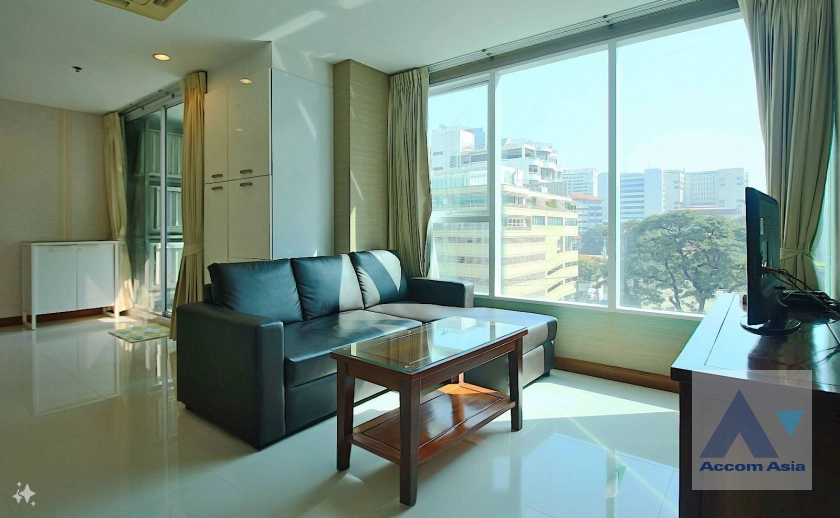  1 Bedroom  Condominium For Sale in Sukhumvit, Bangkok  near MRT Phetchaburi (AA40620)