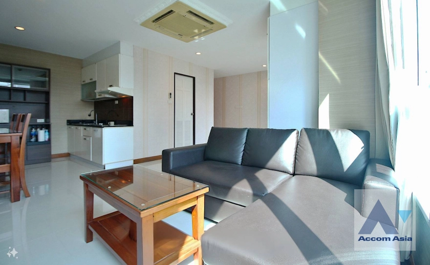  1 Bedroom  Condominium For Sale in Sukhumvit, Bangkok  near MRT Phetchaburi (AA40620)