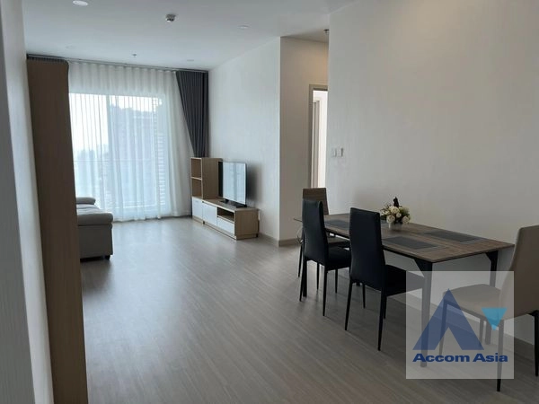  2 Bedrooms  Condominium For Rent in Silom, Bangkok  near MRT Sam Yan (AA40621)