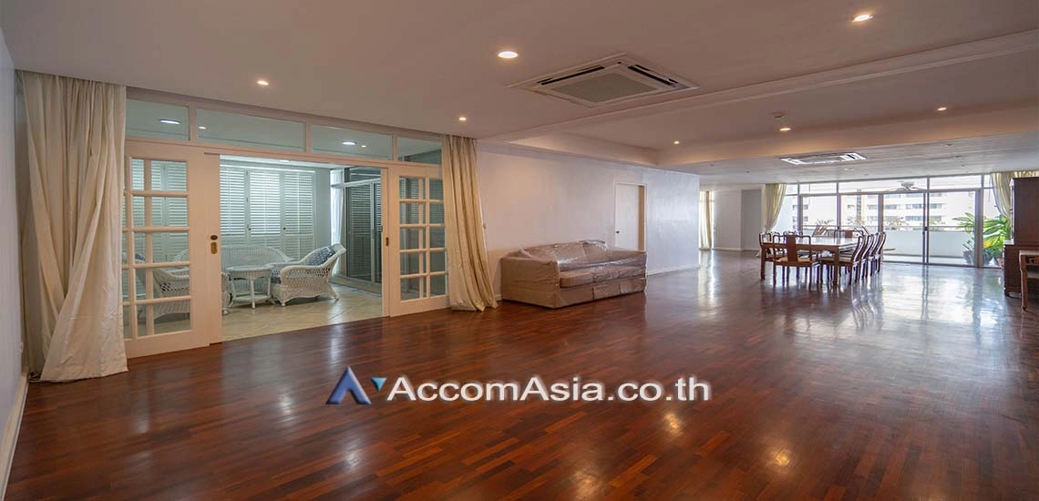 Huge Terrace |  4 Bedrooms  Condominium For Rent in Sukhumvit, Bangkok  near BTS Ekkamai (25485)