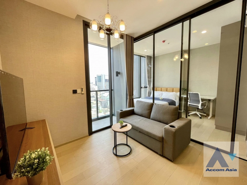  1 Bedroom  Condominium For Rent in Phaholyothin, Bangkok  near BTS Victory Monument (AA40625)